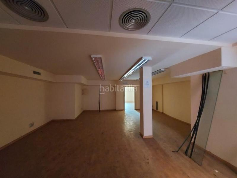 Foto dd953681-6887-4302-9462-cbfb321ca906. Locale commerciale in Centre Viladecans
