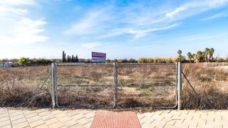 Terreny residencial  De luis mariano