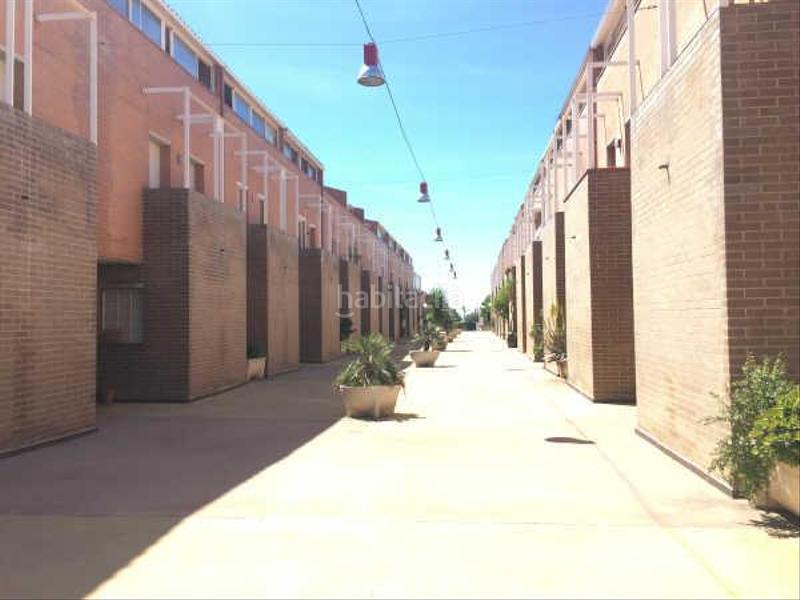 Foto eb7c41fe-0b11-4c19-b6bc-159a31b9e86b. Casa a schiera con parcheggio in Llevant Reus
