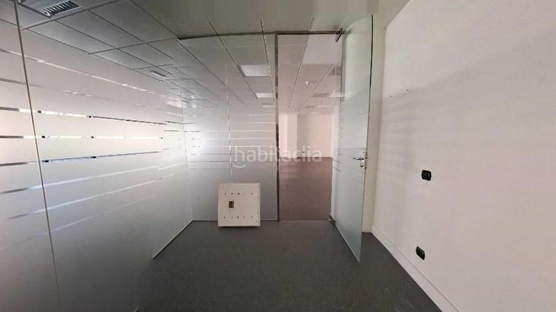 Foto df3ab454-d636-4ba0-a64e-07dc3e8a23a1. Ufficio in Bufalà Badalona