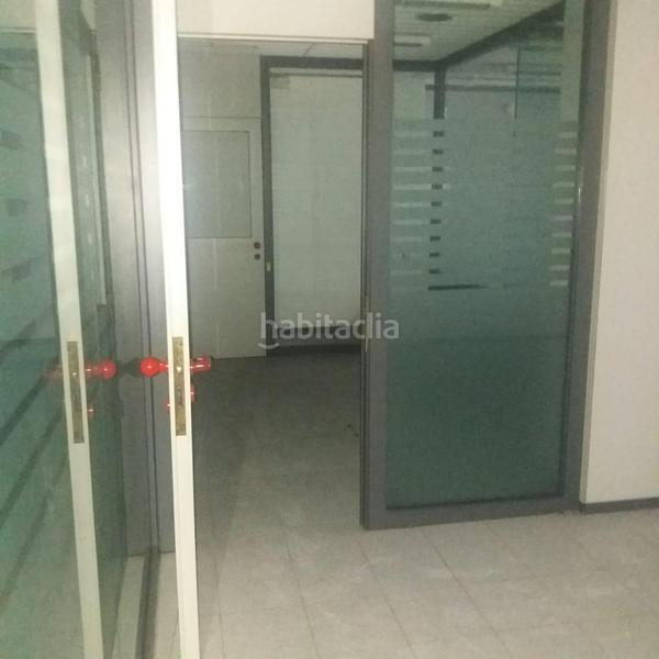 Foto 4ff47d9e-f7e6-424b-a3a1-2f3d99df5ae0. Local comercial a La Roureda Viladecans