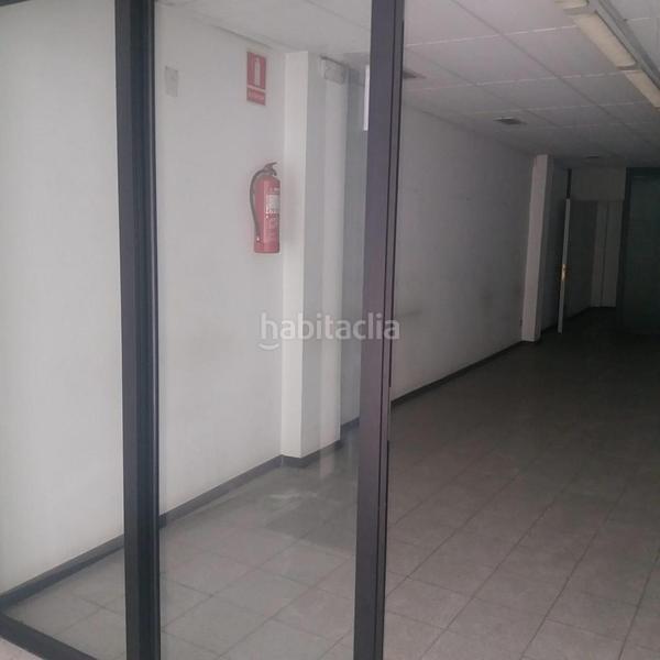 Foto a10d96aa-010b-45ba-8529-f3f64ee256ff. Local comercial a La Roureda Viladecans