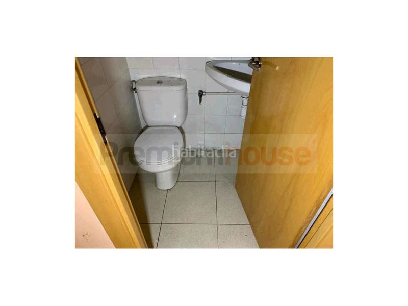 Foto 3b2bac6e-bde5-4140-99ba-6fa46982bcf4. Local comercial local . en Centre Reus