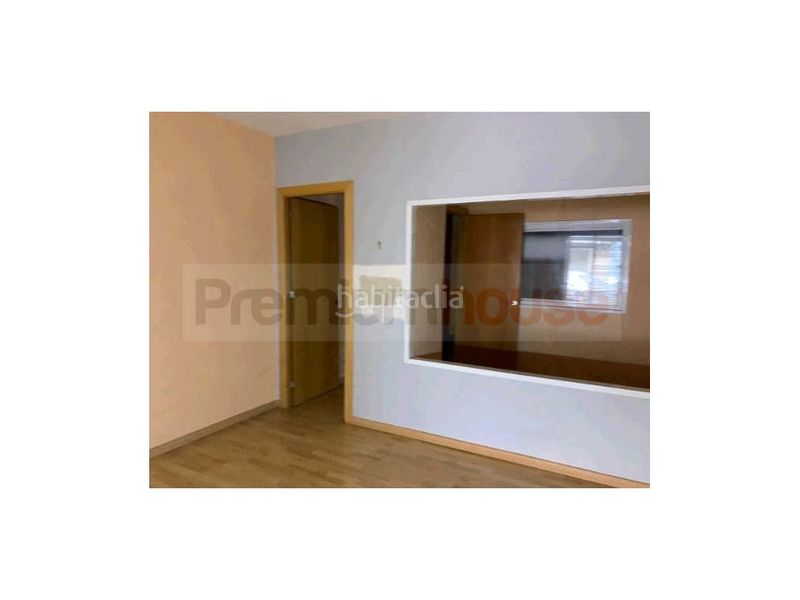 Foto 4be10fca-ad0b-445a-94c3-2513867c20ec. Local comercial local . en Centre Reus