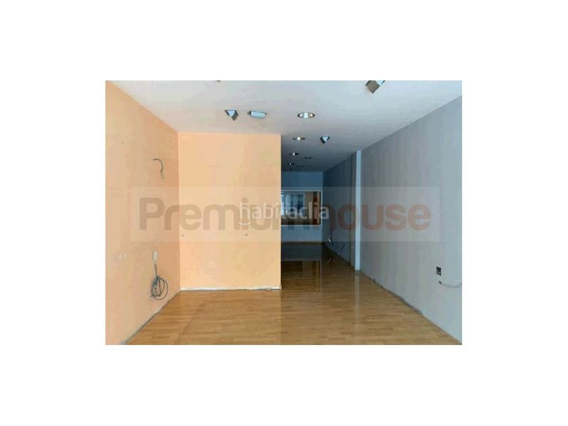 Foto 5eaa7cf1-e843-4e42-8aab-445b58ec2b67. Local comercial local . en Centre Reus