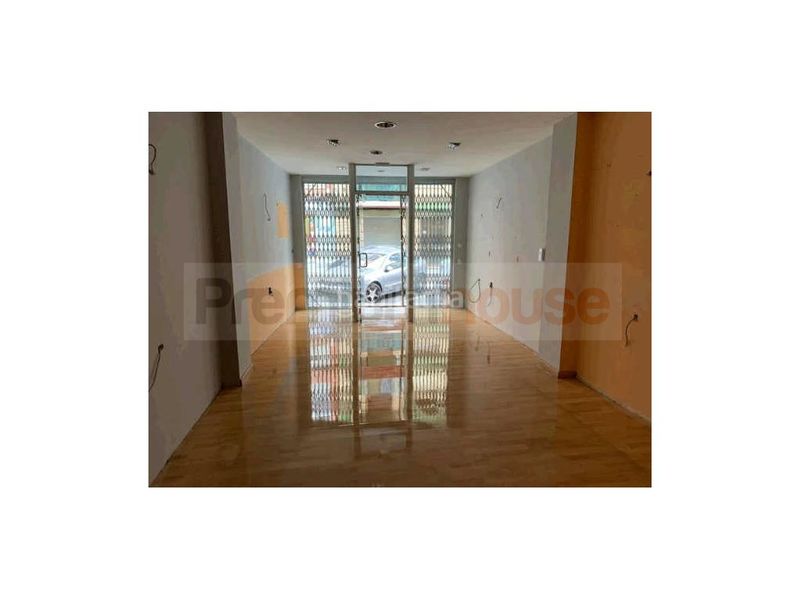 Foto 8653a17b-2ed0-4b81-af20-da0bcd922b9b. Local comercial local . en Centre Reus