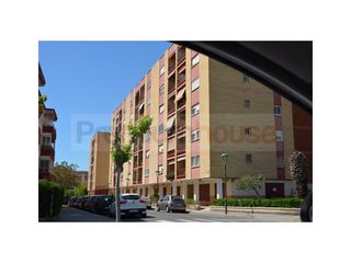 Pis  Calle riu montsant. Piso con aparcamiento