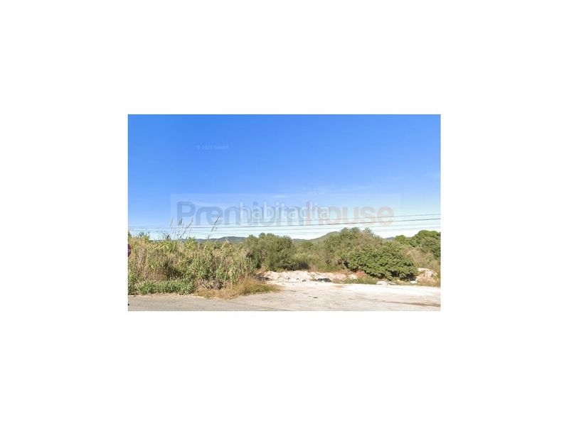 Foto a40ebf03-ffa5-4cb0-933d-d4c912149cef. Area edificabile industriale in Mestral Reus