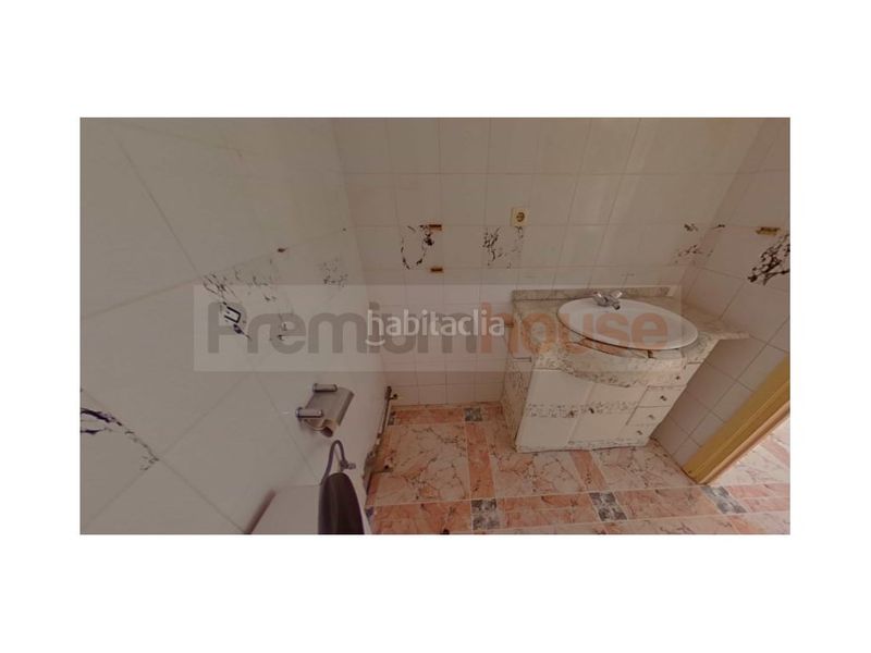 Foto 23ed4a26-d09a-416c-9083-e3f183384fc0. Pis a Espluga de Francolí (L´)