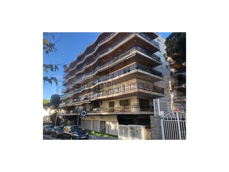 Foto e3b587ec-ff8e-424e-a714-5b6e2b9c8d9b. Local comercial a Mar i Camp - Platja dels Capellans Salou