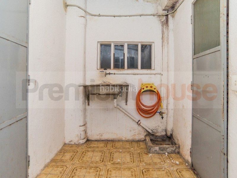 Foto bbafc9f4-03ba-4705-9959-a1195b3ed453. Fabrikhalle in Grau - Quintanes Amposta