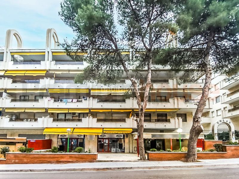 Foto dcf6b7fd-1ac9-4429-893e-5449b6b6e4cb. Local comercial a pla de maset - cap de Salou Salou