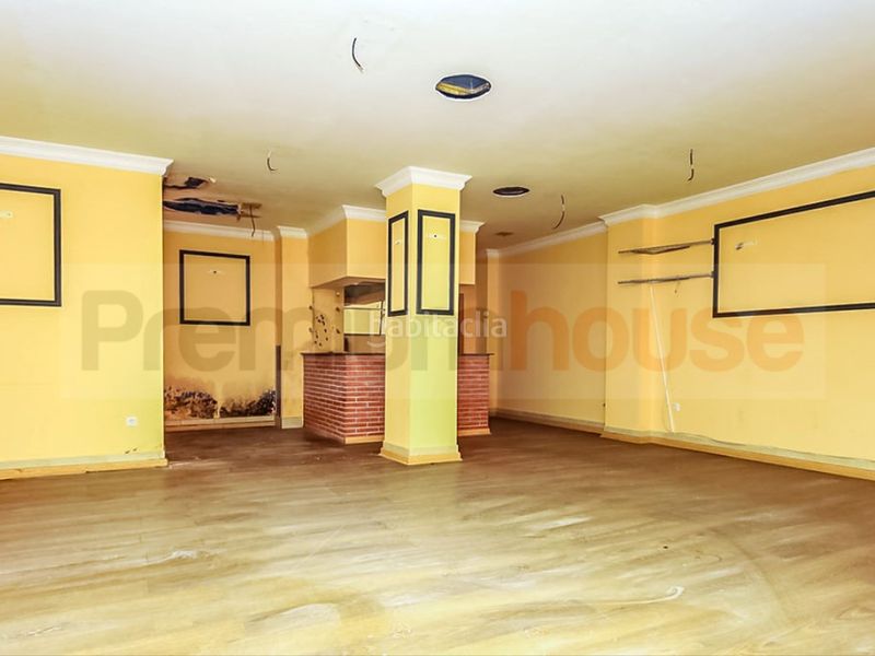 Foto eb780999-2d7b-46f2-81ef-1b877cc8a303. Local comercial a pla de maset - cap de Salou Salou