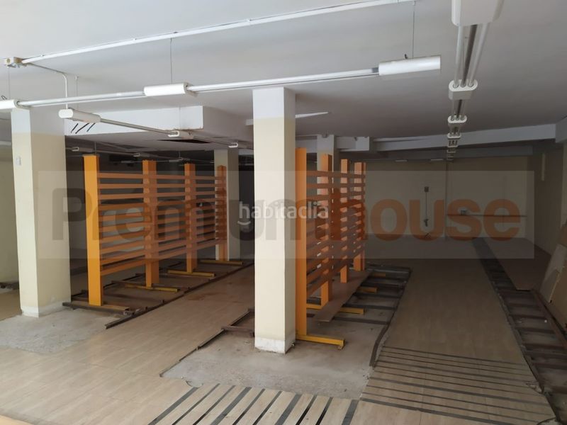 Foto 5ff98105-3cc9-4adb-9a12-1b97773c2444. Local comercial a Centre Viladecans