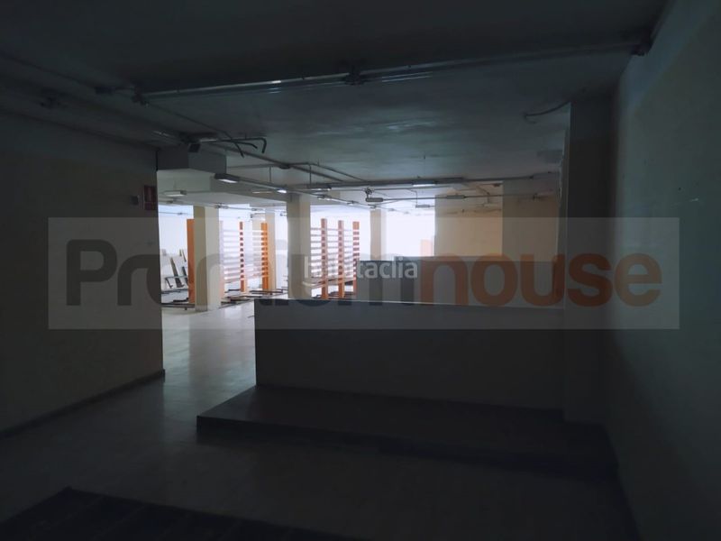 Foto e1c47d69-b2f2-41e5-86b6-8c64f3c89f5e. Local comercial a Centre Viladecans