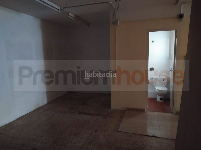 Foto f7bcad85-6706-4d9f-b0ca-05efb4f3437b. Local comercial a Centre Viladecans