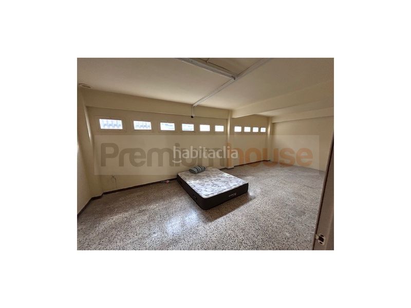 Foto 04dd8663-50dc-4e0c-bc1b-0f5d41c3c885. Local comercial a Llevant Reus