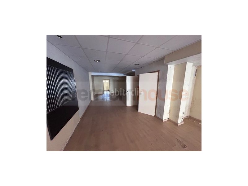 Foto 308ce335-6d45-4e2a-8849-61416254c202. Local comercial a Llevant Reus