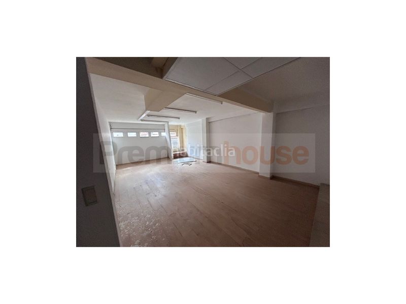 Foto 95f6cf60-f129-438d-9b61-9264d2392876. Local comercial a Llevant Reus