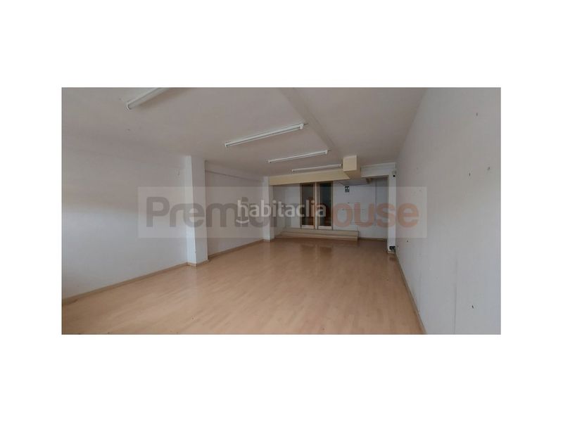 Foto ee2cca8f-94d4-4485-b0ab-3e696837d4e2. Local comercial a Llevant Reus