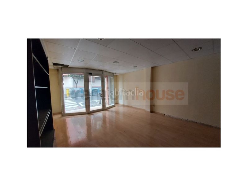 Foto fa952d57-0207-4da8-b9f2-b4bd53c49ace. Local comercial a Llevant Reus