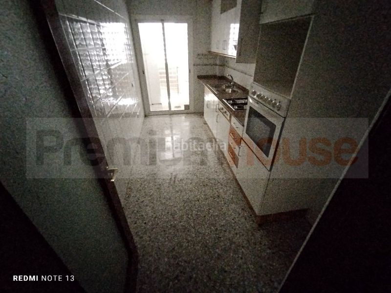 Foto adee2369-f1d7-481f-ab83-678d01f0850c. Pis a Martorell