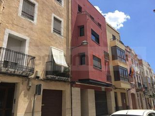 Appartamento  Calle raval. Piso con tres dormitorios en la canonja