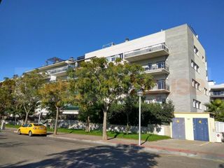 Pis  Calle jaume vicens i vives. Piso con 4 dormitorios, plaza de aparcamiento y trastero, en sal