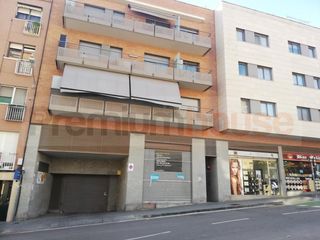 Ufficio  Calle don pelai. Locales en venta en badalona