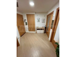 Flat  Calle priorat. Piso de 75m en lhospitalet de linfant construido en 2007.