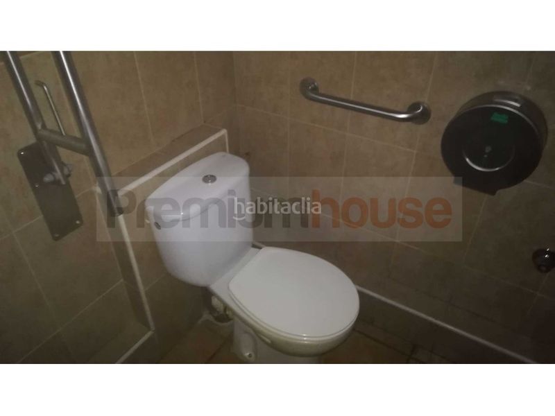 Foto ef20db8f-64a2-4693-b1e7-1d177aed5dcb. Local comercial a Ponent Reus