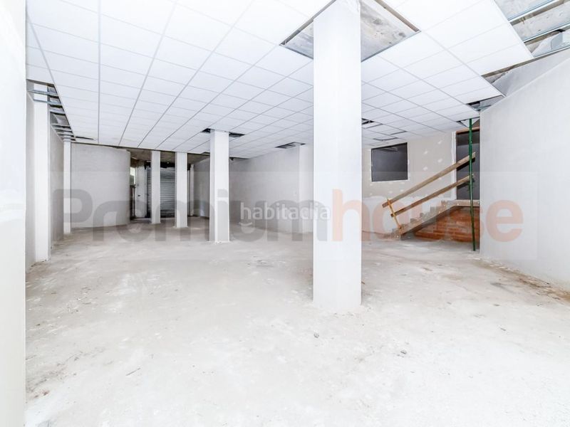 Foto 4b2b3c2b-af28-410b-ba7b-08cd32ff96f2. Local comercial a Centre Reus
