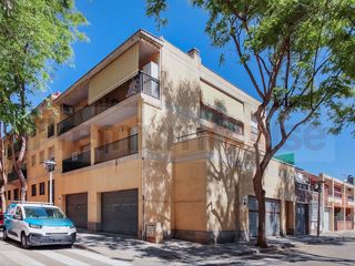 Appartement  Calle mas de larrard. Piso en planta baja con tres dormitorios en reus