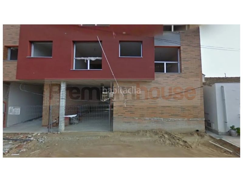Foto 4767e512-25e4-4fc8-a7ad-ee08e5809855. Edifici a Deltebre