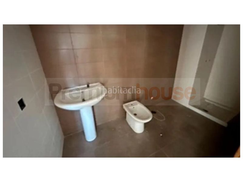 Foto 56439e6f-1300-43c5-9e37-19137da1b420. Edifici a Deltebre