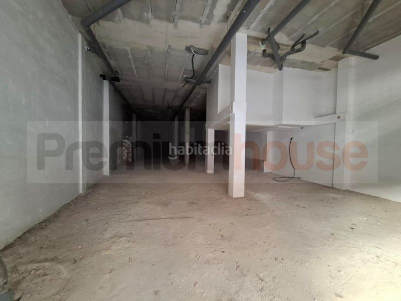 Foto a0c2a7c5-2700-41d7-a611-20982f0e9255. Local comercial a Centre Reus