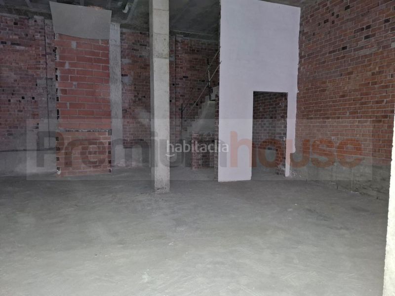 Foto fc0a8a75-5f5d-462b-8e7e-68bedcecd5ce. Local comercial a Centre Reus