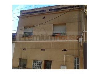 House  Calle sant pere de romani. Casa en venta en molins de rei