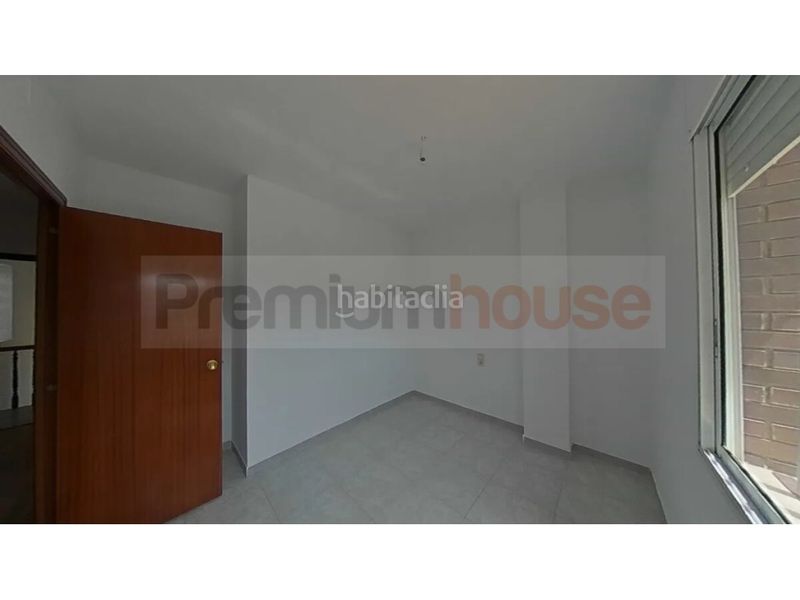 Foto 4d4df060-0ea8-444b-bf15-23fb93029243. Casa adossada a La Roureda Viladecans