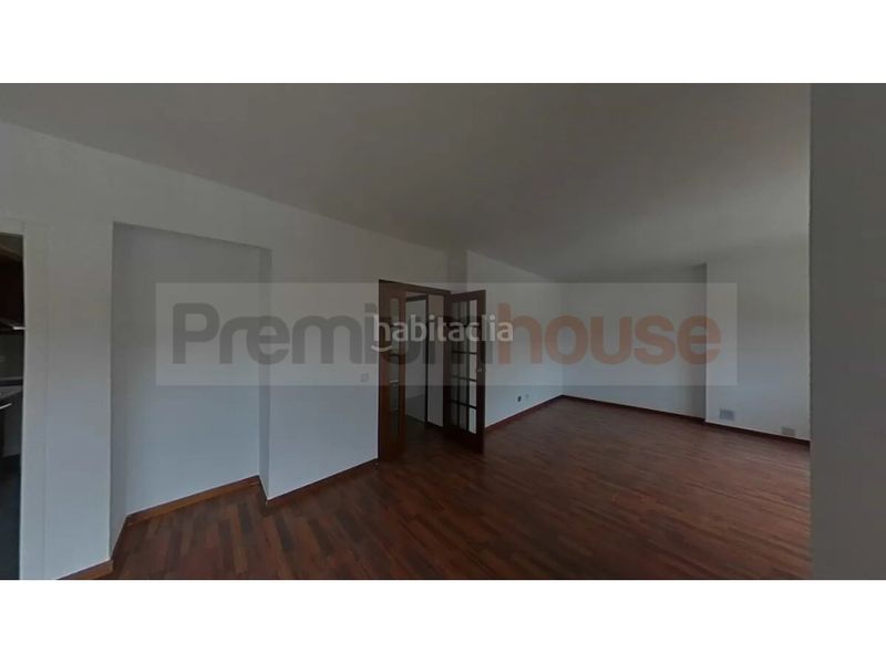 Foto ecbdebfc-c5ef-4d4d-9648-e9e60f53a070. Casa adossada a La Roureda Viladecans