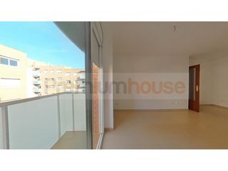 Appartamento  Calle bisbe grau. Oportunidad con tres dormitorios y plaza de aparcamiento en reus