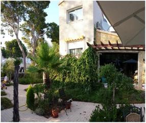 Xalet  De la deessa isis. Maravilloso chalet en plena naturaleza muy cerca de miami  de 23