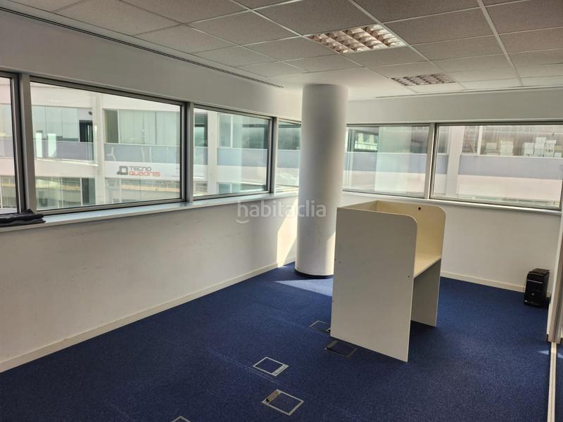 Foto 6fb029ac-0568-4b55-99ba-966b93ad043a. Office space with parking in Pomar Badalona