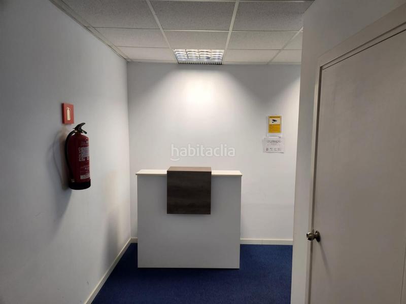 Foto ec6f08ea-8299-43ad-b46e-60fbf3349dc2. Office space with parking in Pomar Badalona