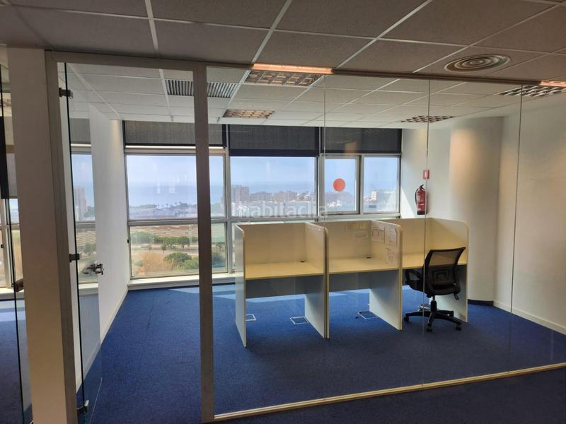 Foto f094412f-f501-4735-8ebe-7cf5881f9ef9. Office space with parking in Pomar Badalona