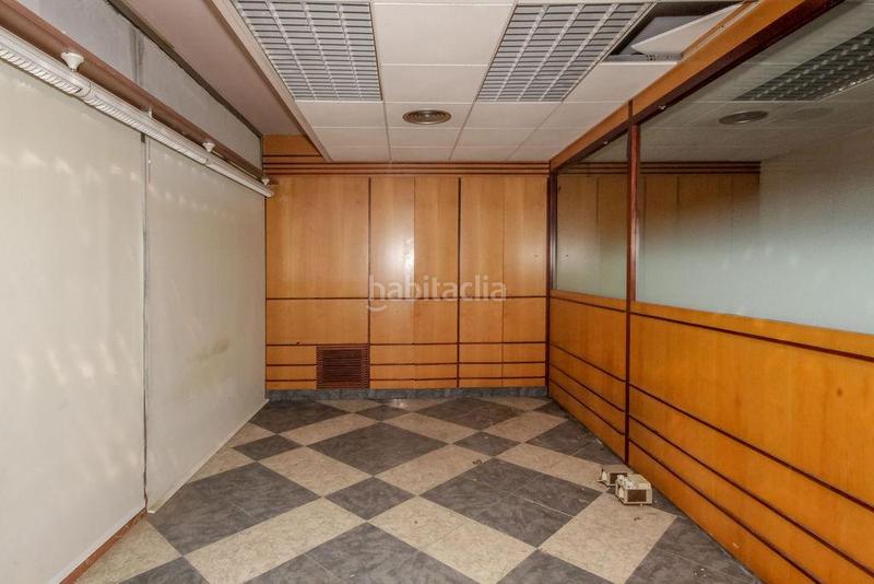 Foto e90df8da-abc5-48f5-a39d-0021e180ad08. Local comercial local en venta en El Clot Barcelona