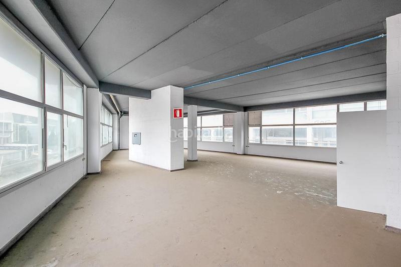 Foto 5bd9be4b-6d5b-4d87-ab0a-5a2fd847405f. Local commercial dans Pomar Badalona