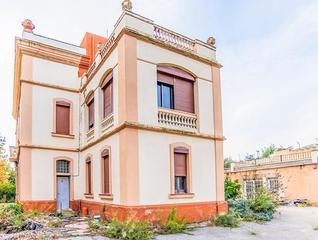 Xalet  De portugal. Casa de campo señorial para reformar en la urbanización  portuga