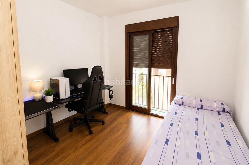 Foto b35fa5da-e928-4756-bd16-36c95d230528. Casa adossada a Atajate