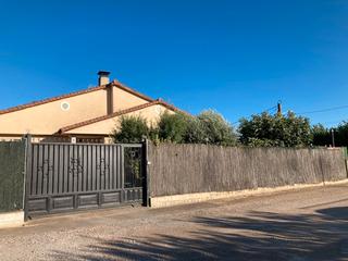 Xalet a Monzón. Chalet en venta. urbanizacion privada